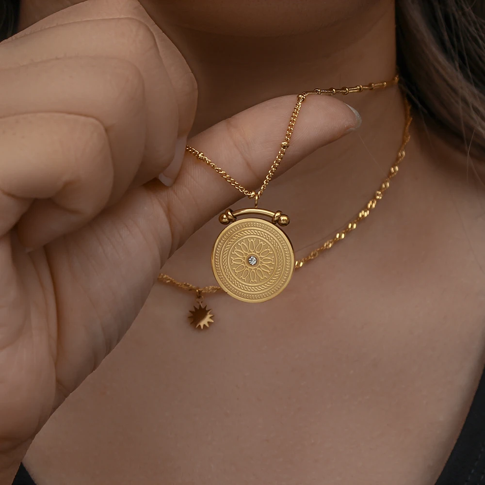 E.B.belle Centrum van het Univ - Coin Necklace Delicate recensie en prijs